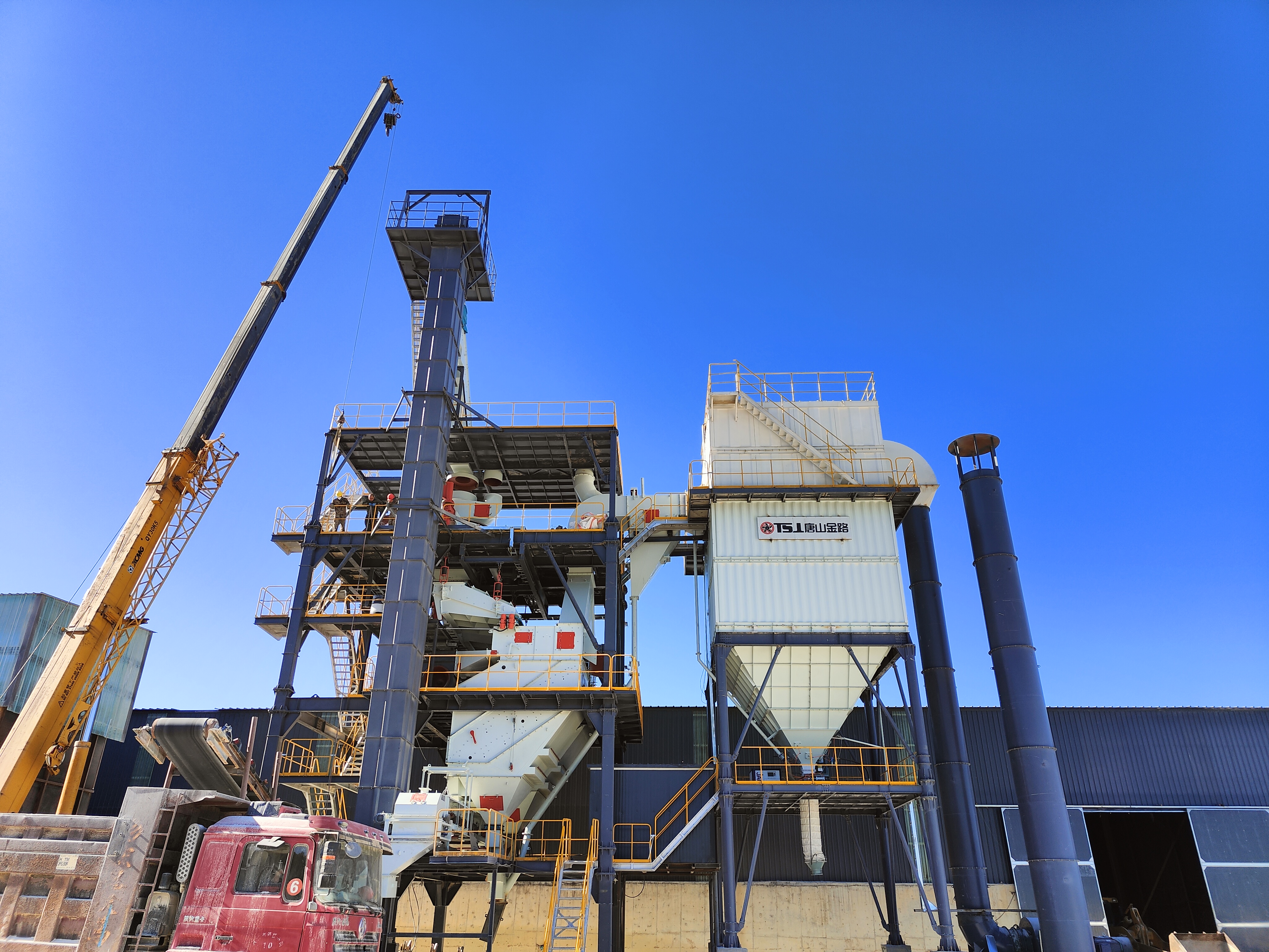 干法制砂樓：機(jī)制砂配比可調(diào)、含粉率可控，實(shí)現(xiàn)全年穩(wěn)定生產(chǎn)的核心利器