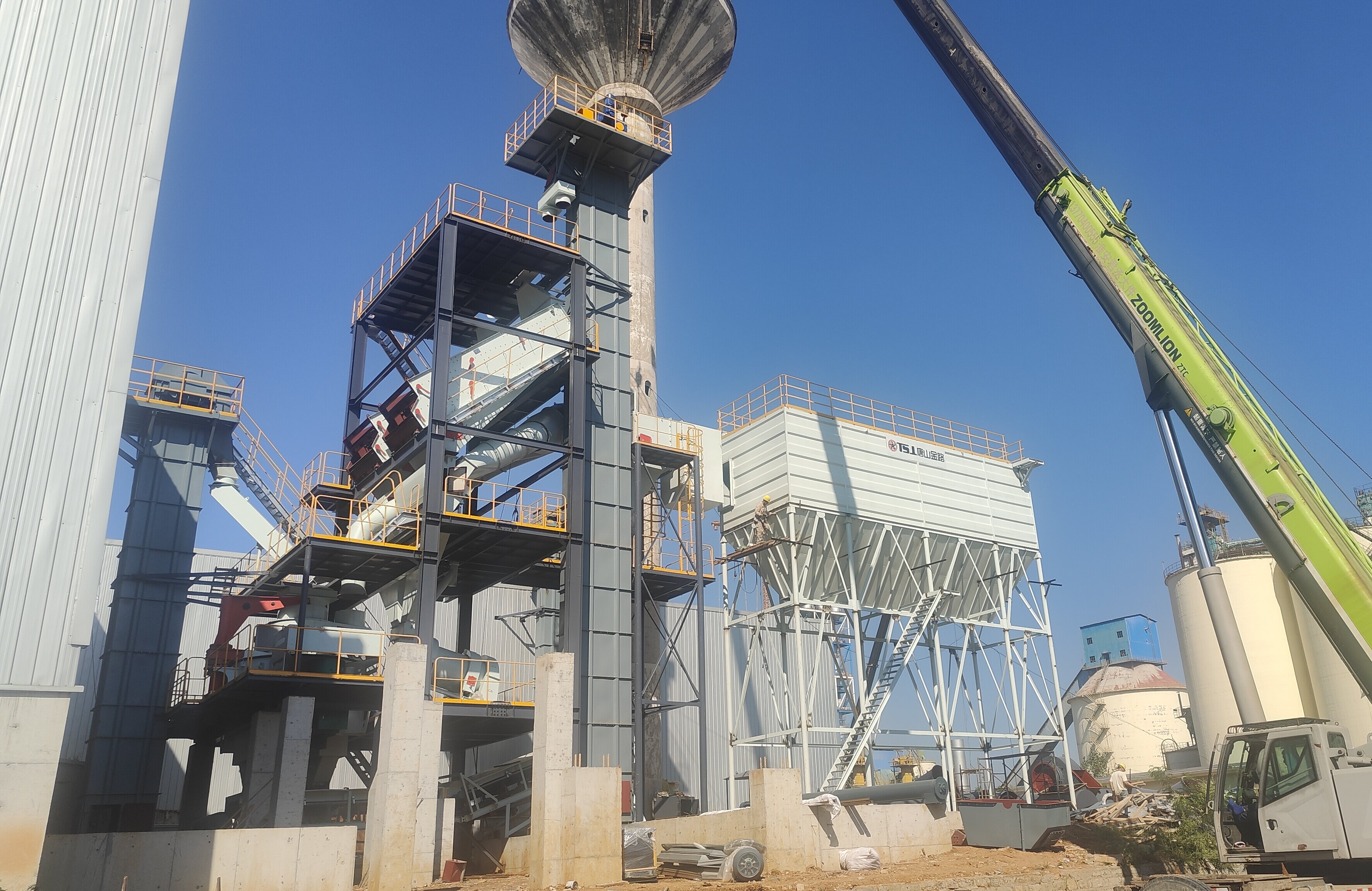 建筑垃圾堆成山？制砂樓一鍵 “點(diǎn)石成金”！